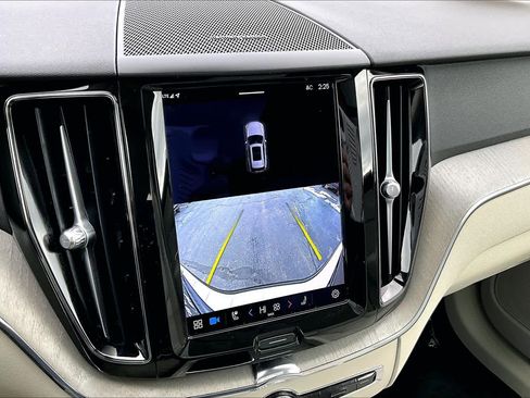 Certified 2023 Volvo XC60 B5 Plus w/ Protection Package Premier image 28