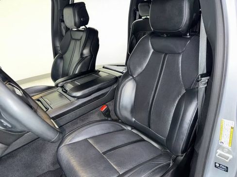 Used 2024 Jeep Wagoneer L Series II w/ Flexible Seating Group AWD/4WD image 17