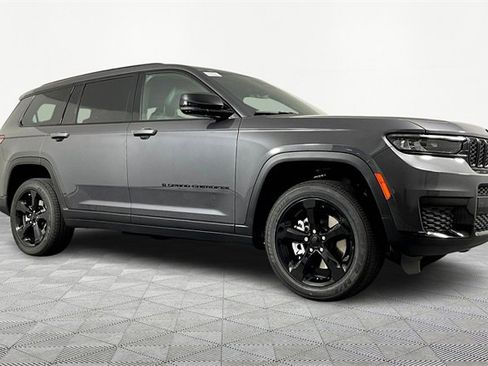 New 2025 Jeep Grand Cherokee L Altitude image 3
