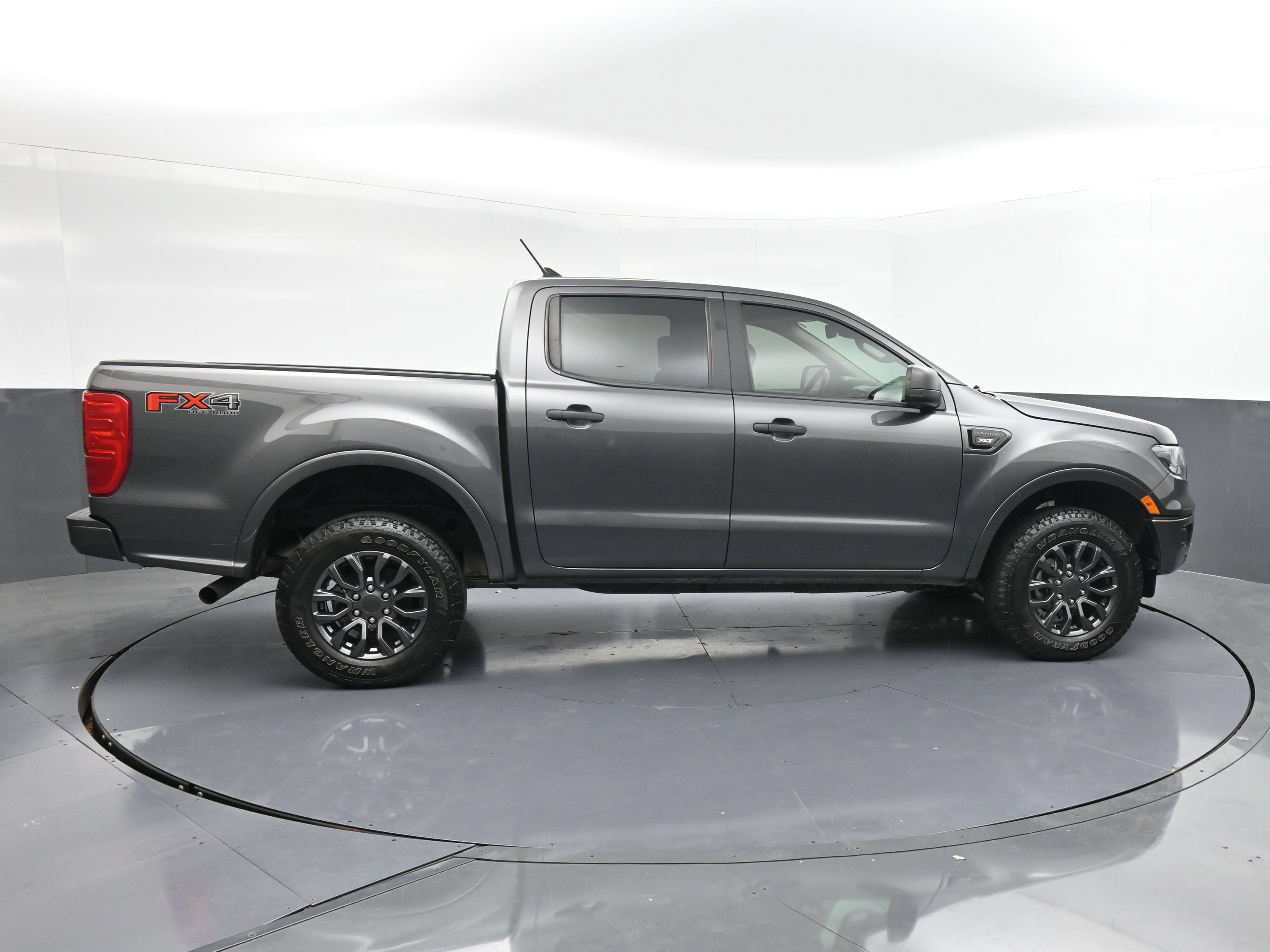 Used 2020 Ford Ranger XLT w/ Equipment Group 302A Luxury AWD/4WD image 9