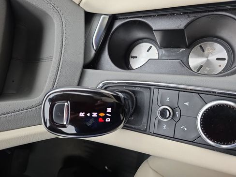 Used 2024 Cadillac XT5 Premium Luxury w/ LPO, Floor Liner Package FWD image 21