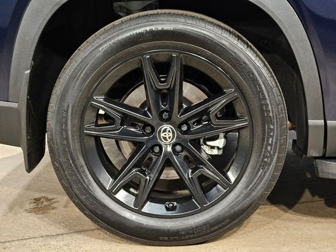 Certified 2025 Toyota Grand Highlander FWD image 17