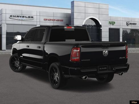 Used 2024 RAM 1500 Laramie AWD/4WD image 5