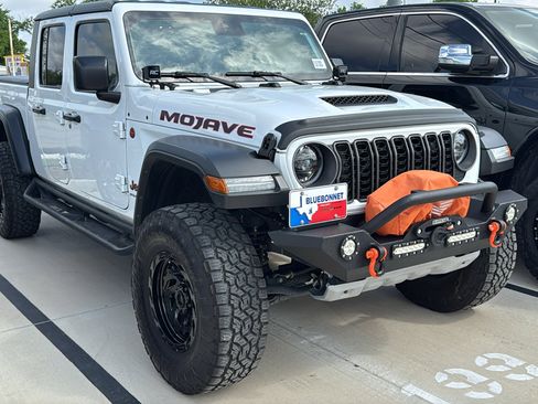 Used 2025 Jeep Gladiator Mojave w/ Safety Group image 3