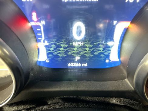 Used 2019 Jeep Wrangler Unlimited Sahara AWD/4WD image 12