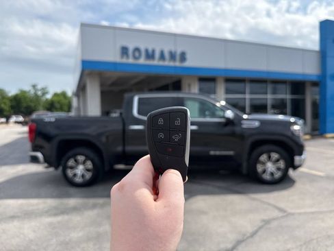 Used 2025 GMC Sierra 1500 SLT AWD/4WD image 22