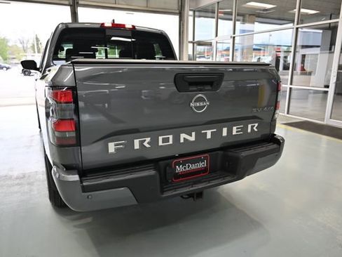 Used 2023 Nissan Frontier SV w/ SV Premium Package image 6