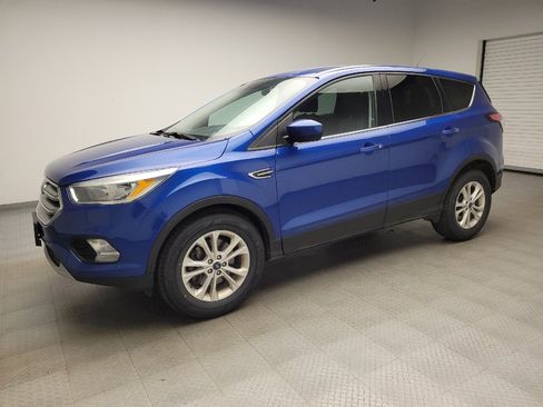Used 2017 Ford Escape SE w/ SE Cold Weather Package AWD/4WD image 2