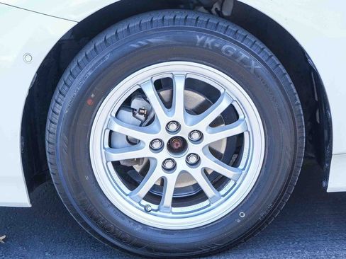 Used 2018 Toyota Prius Prime Advanced FWD image 11