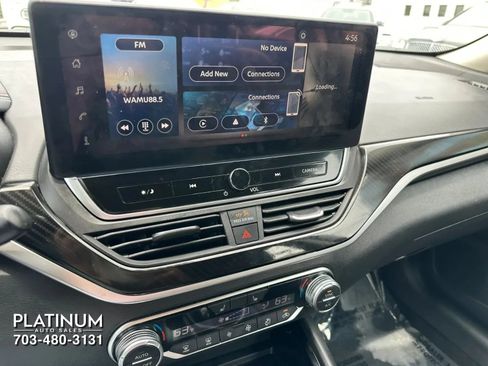 Used 2025 Nissan Altima 2.5 SR w/ SR Premium Package AWD/4WD image 10