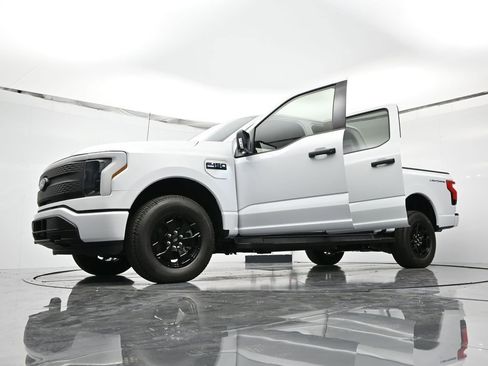 New 2025 Ford F150 Lightning XLT image 52