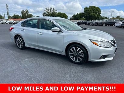 Used 2017 Nissan Altima 2.5 SL w/ Moonroof Package