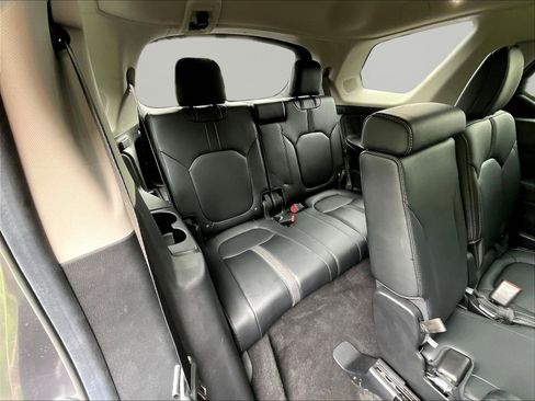 Used 2025 Honda Pilot Touring image 26