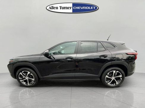 New 2026 Chevrolet Trax RS w/ Driver Confidence Package FWD image 6