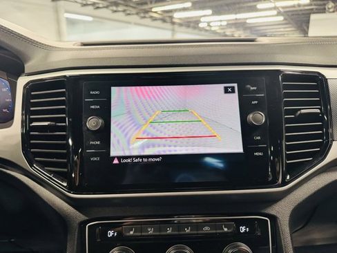 Used 2021 Volkswagen Atlas Cross Sport SEL R-Line image 28