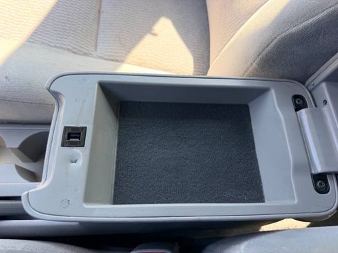 Used 2005 Toyota Corolla LE FWD image 39
