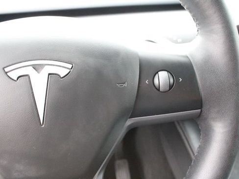Used 2023 Tesla Model Y Long Range AWD/4WD image 16