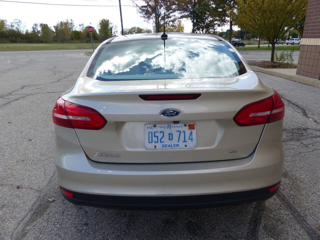 Used 2018 Ford Focus SE w/ Cold Weather Package FWD image 8