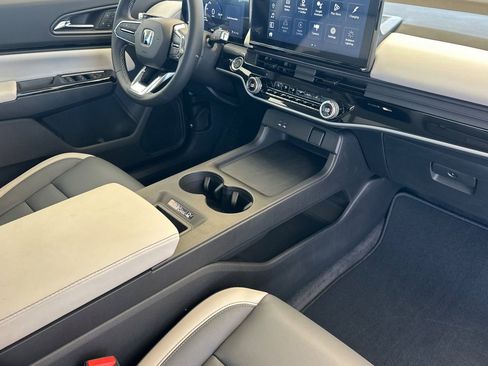 New 2025 Honda Prologue Touring image 18