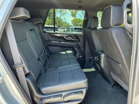 Used 2025 GMC Yukon Elevation AWD/4WD image 25