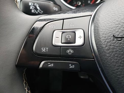 Used 2021 Volkswagen Tiguan SE AWD/4WD image 21