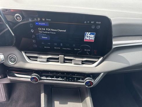 Used 2025 Chevrolet Equinox LT w/ Convenience Package II FWD image 12