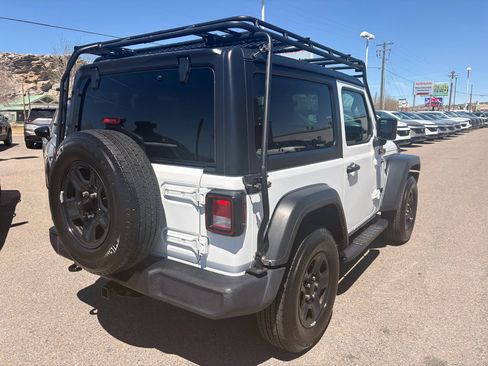 Used 2022 Jeep Wrangler Sport AWD/4WD image 5