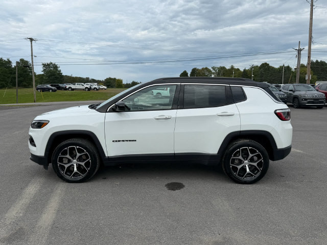Used 2024 Jeep Compass Limited AWD/4WD image 2