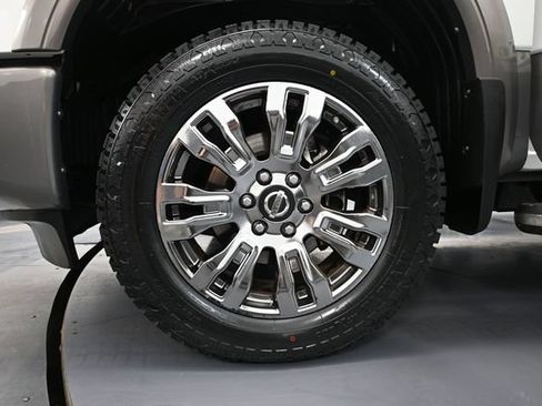 Used 2017 Nissan Titan Platinum Reserve AWD/4WD image 16