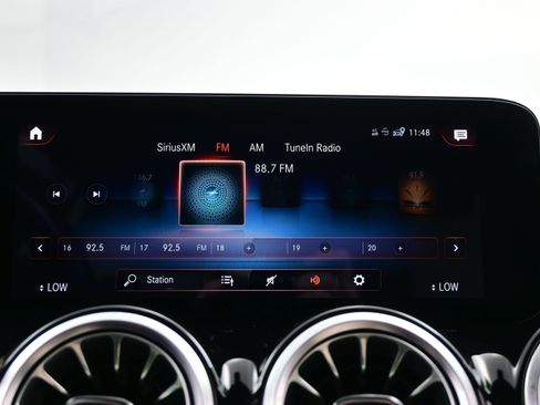 Used 2022 Mercedes-Benz GLB 250 4MATIC image 20