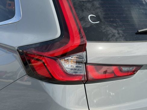 Used 2023 Honda CR-V LX image 11