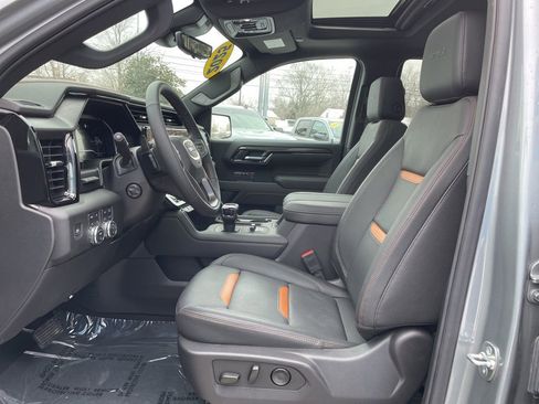 Used 2025 GMC Sierra 1500 AT4 w/ AT4 Premium Package image 4