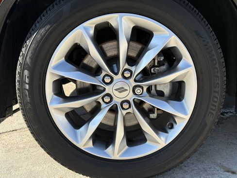 Used 2022 Dodge Durango SXT w/ Anodized Platinum Package image 12