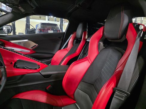 Used 2022 Chevrolet Corvette Stingray Premium Cpe w/ Z51 Performance Package RWD image 32