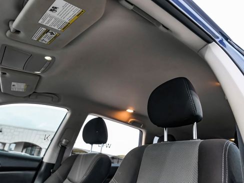 Used 2020 Nissan Pathfinder S image 32