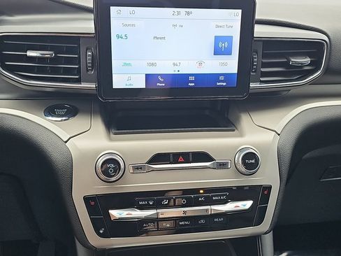 Used 2022 Ford Explorer XLT w/ Equipment Group 202A image 22