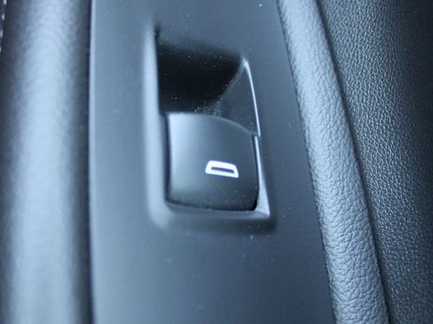 Used 2023 GMC Terrain SLT AWD/4WD image 24