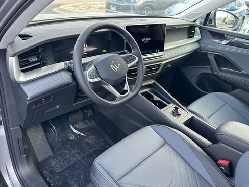 New 2026 Volkswagen Tiguan SE image 32