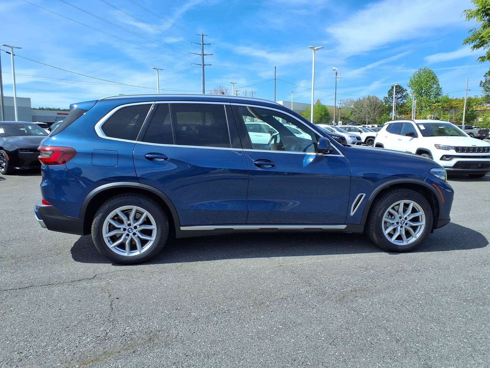 Used 2021 BMW X5 xDrive40i w/ Convenience Package AWD/4WD image 11