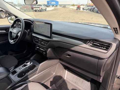 Used 2024 Ford Escape SE w/ Class II Trailer Tow Package image 55