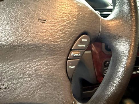 Used 2002 Chrysler Sebring LX image 17