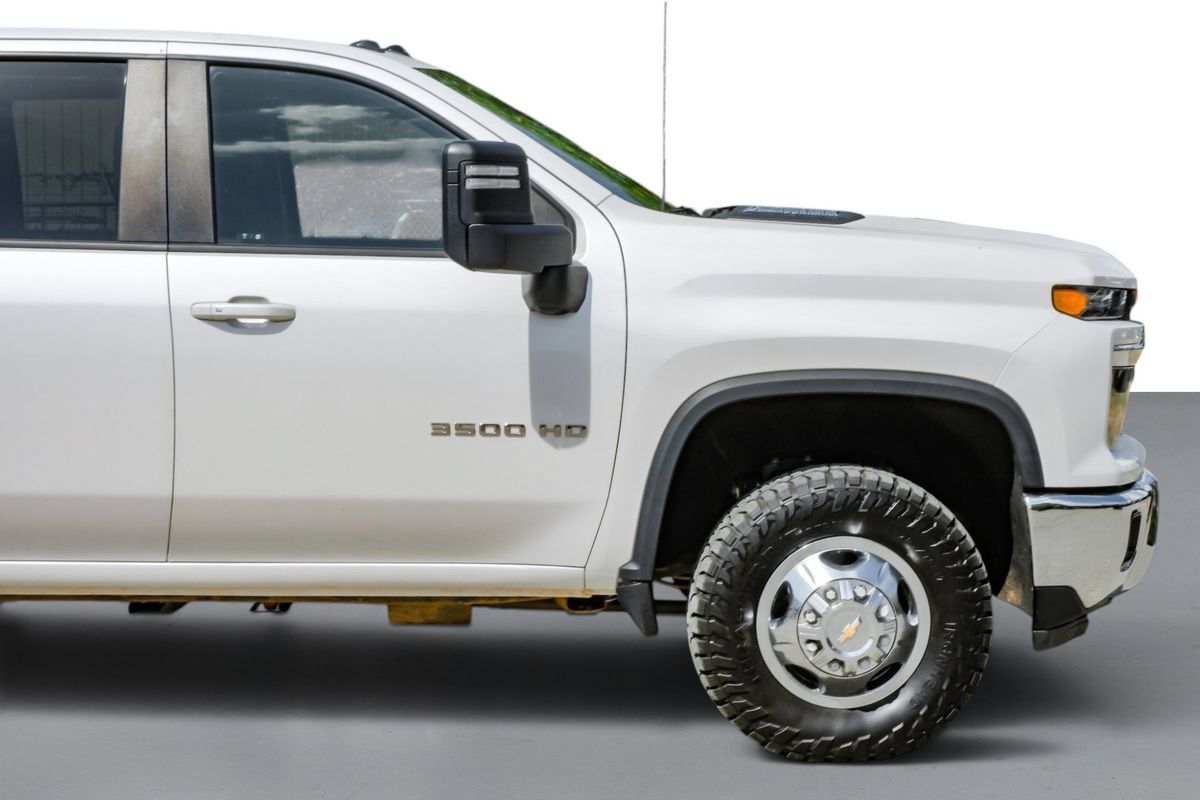 Used 2024 Chevrolet Silverado 3500 LT w/ Convenience Package AWD/4WD image 7