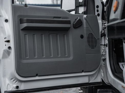 Used 2015 Ford F450 XL w/ XL Value Package image 41