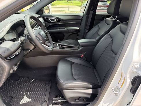 New 2026 Jeep Compass Latitude AWD/4WD image 5