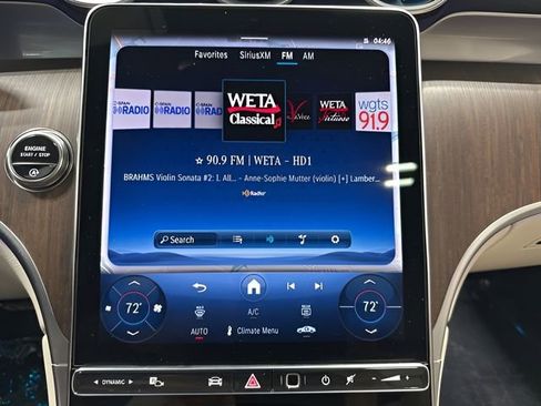 Used 2025 Mercedes-Benz GLC 300 4MATIC image 23