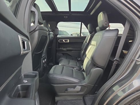 Used 2020 Ford Explorer XLT w/ Equipment Group 202A image 12