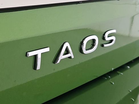 New 2026 Volkswagen Taos SE AWD/4WD image 12