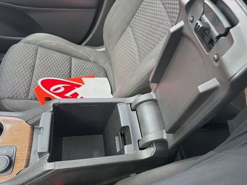 Used 2017 GMC Acadia SLE w/ Driver Alert Package I image 32