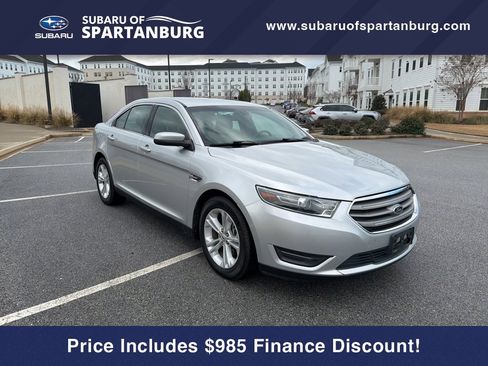 Used 2016 Ford Taurus SEL image 2