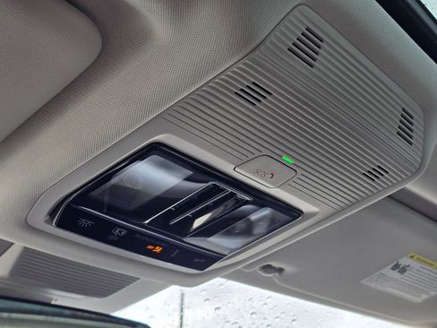 New 2025 Volkswagen Tiguan SE AWD/4WD image 30